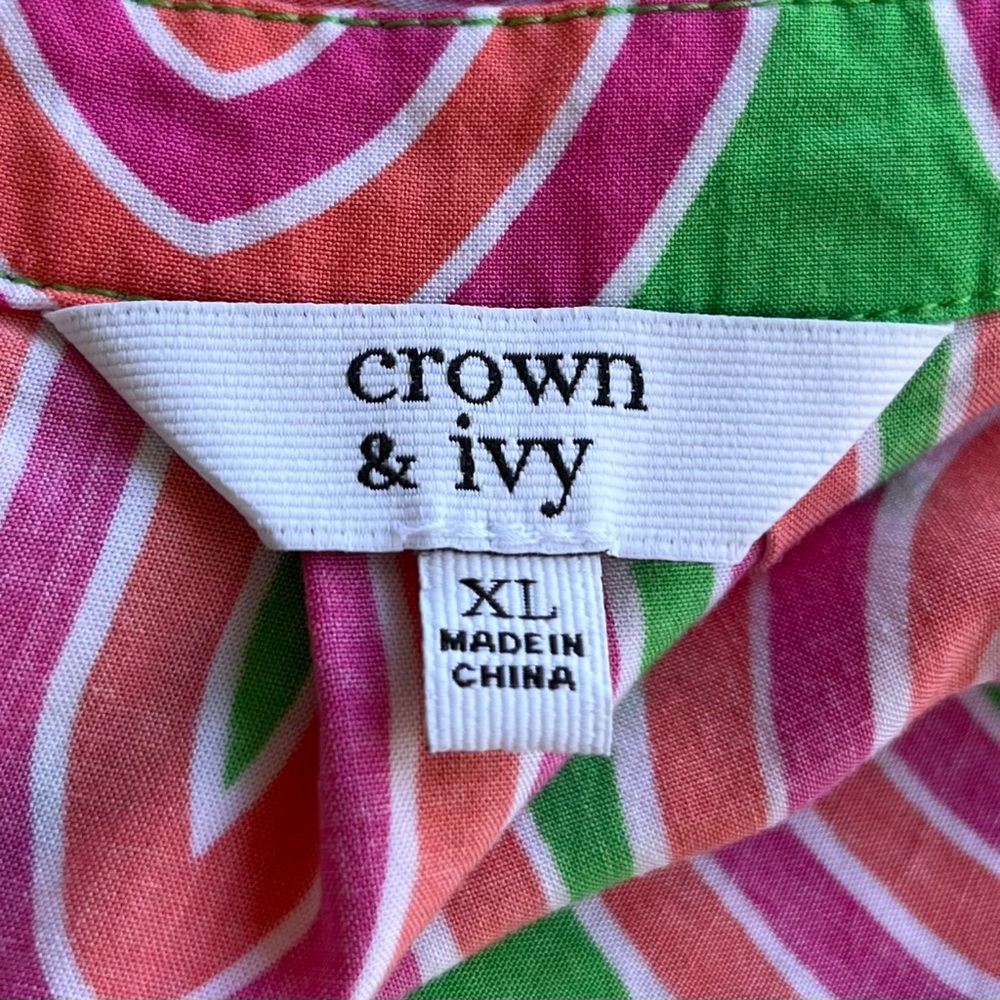 •Crown & Ivy• Sleeveless Popover Blouse - Size XL - Picture 2 of 7